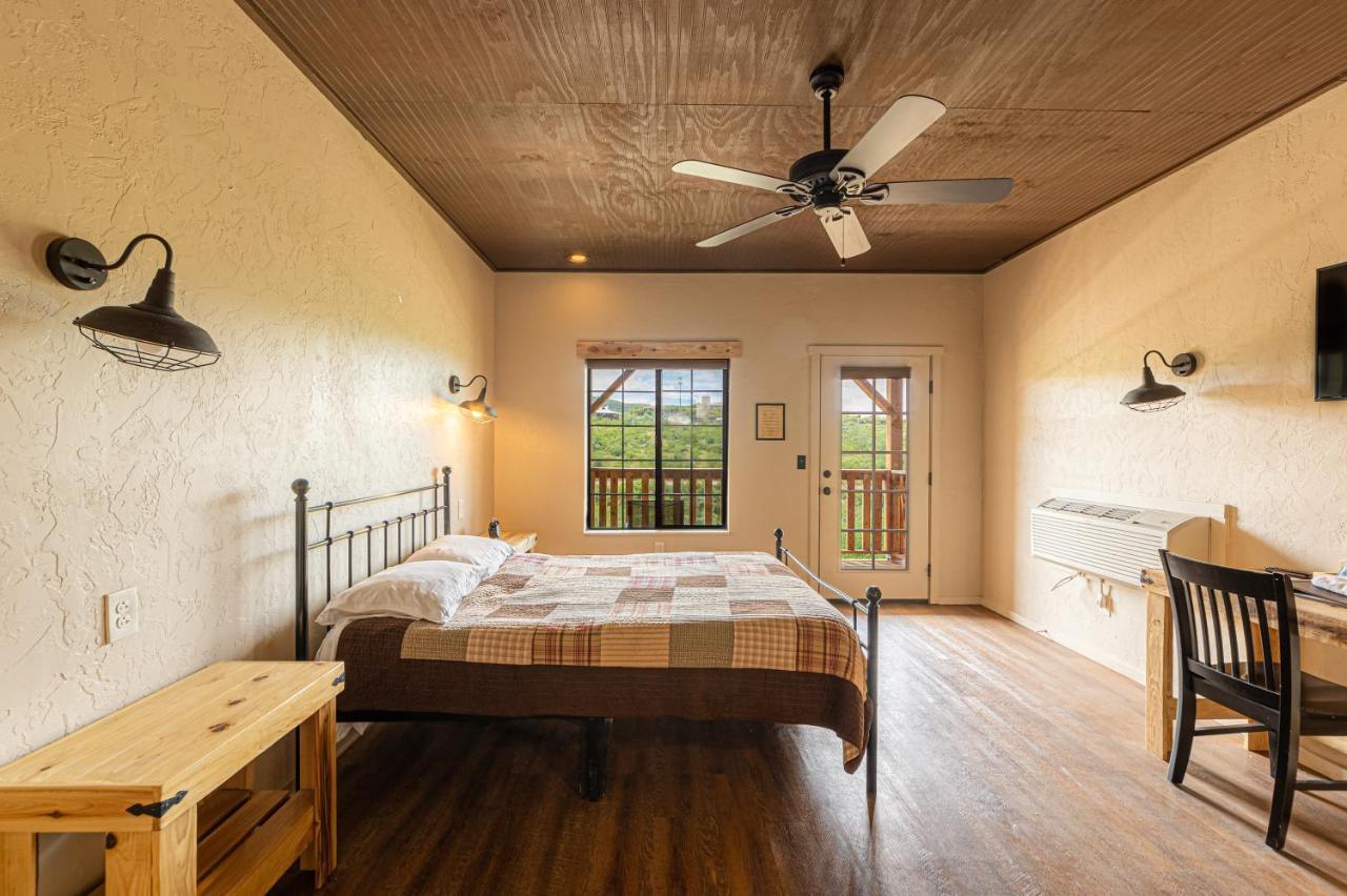 -Pet Friendly- Miners Cabin #6 - King Bed With Private Balcony Tombstone Esterno foto