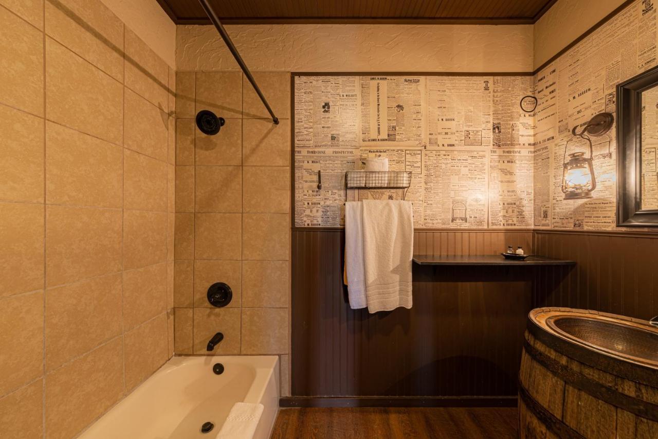 -Pet Friendly- Miners Cabin #6 - King Bed With Private Balcony Tombstone Esterno foto